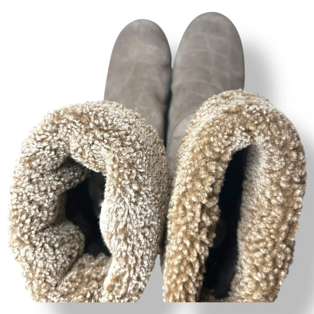 Stuart Weitzman Suede Shearling Lined‎ Winter Boots Taupe Croc Embossed Size 7.5